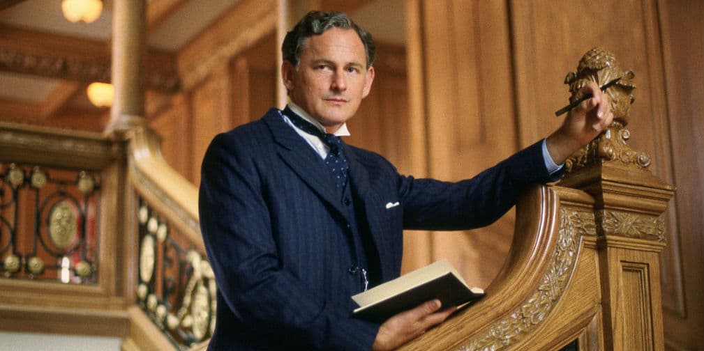 9. Victor Garber: Su sexualidad no es un secreto, igual interpretó heteros en Sleepless in Seattle y Legally Blonde.