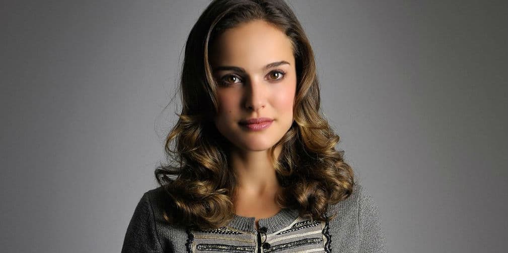 10. Natalie Portman: Diseñó una línea de zapatos ecológicos, promueve el uso de las lámparas de bajo consumo.