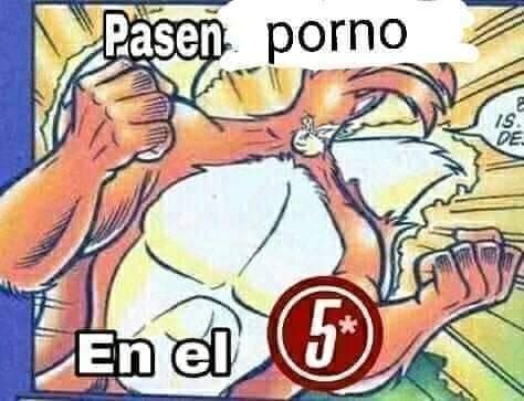 Es ilegal. No. Aunque los fines de semana luego hay películas que se ponen candentes.