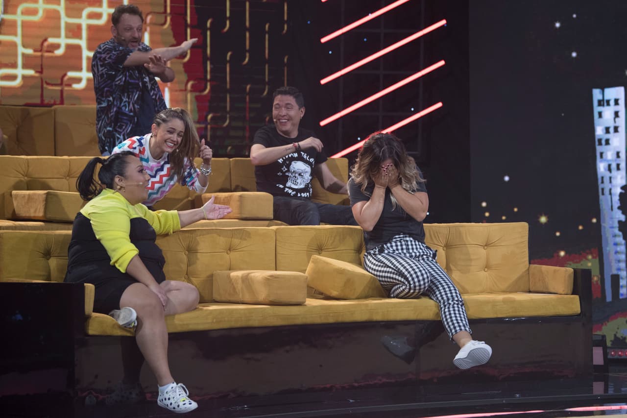 Me caigo de pena: Zel se tapó el rostro cuando ya estuvo a salvo y con las manos libre.