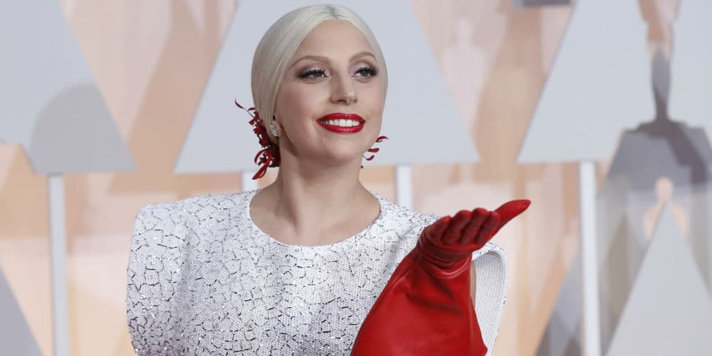 11. Lady Gaga: Se crío en el Upper West Side de Manhattan y estudió en colegios privados. Su padre tenía una empresa de WiFi.