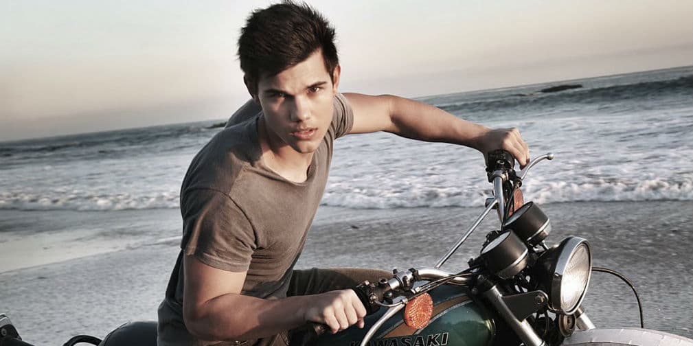 14. Taylor Lautner: La estrella de la saga de Crepúsculo posó arriba de una moto para la revista Rolling Stone.