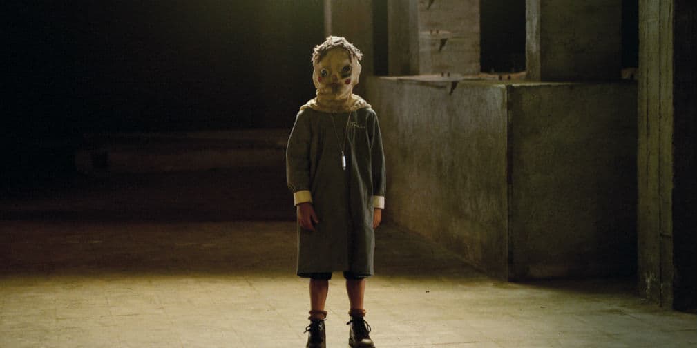 El Orfanato (2007): Un juego de niños se torna aterrador en esta cinta sobre una madre que busca a su hijo. ¿Quieren jugar con Tomás?