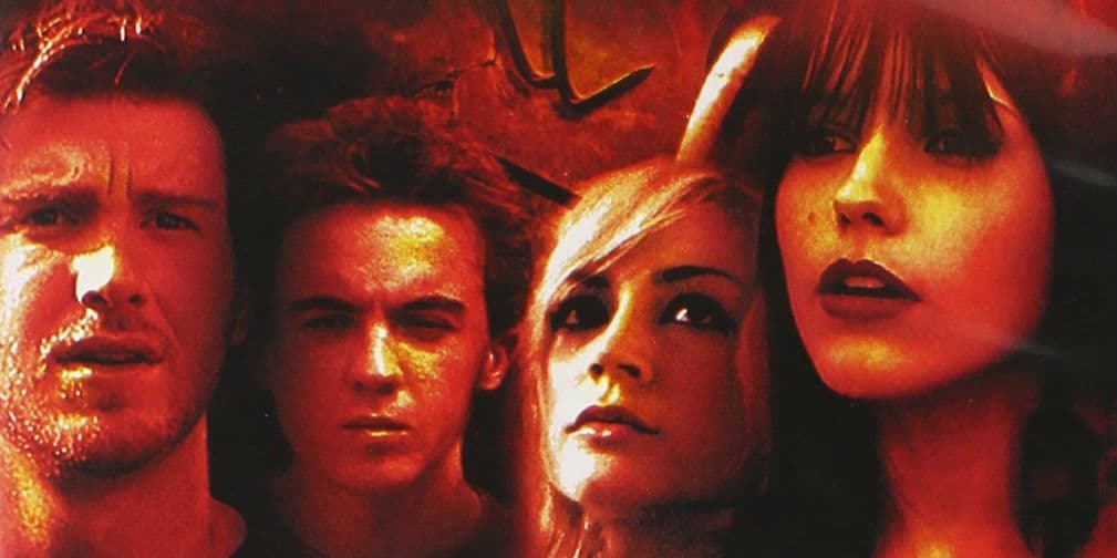 Stay Alive (2006): Cinta de terror sobre un videojuego mortal, si mueres en el juego mueres en la vida real.