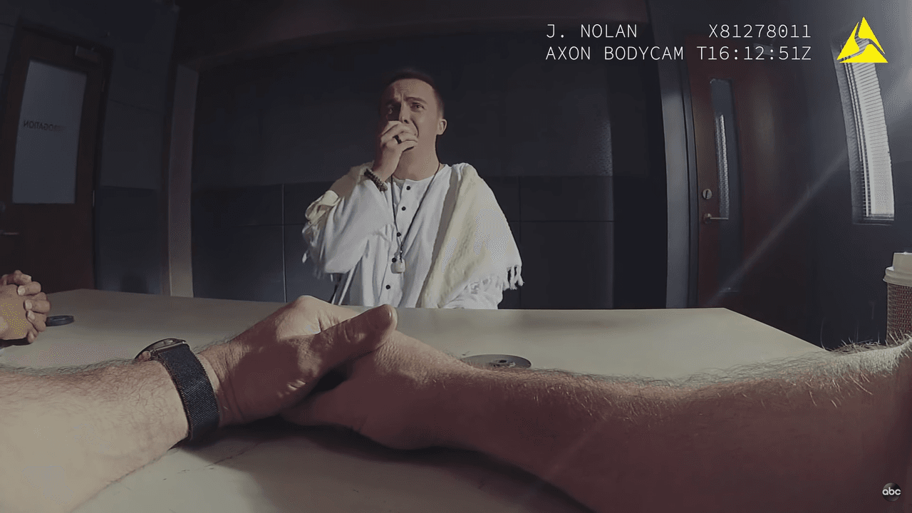 Frankie Muniz interpretó a estrella infantil que se volvió líder de una secta