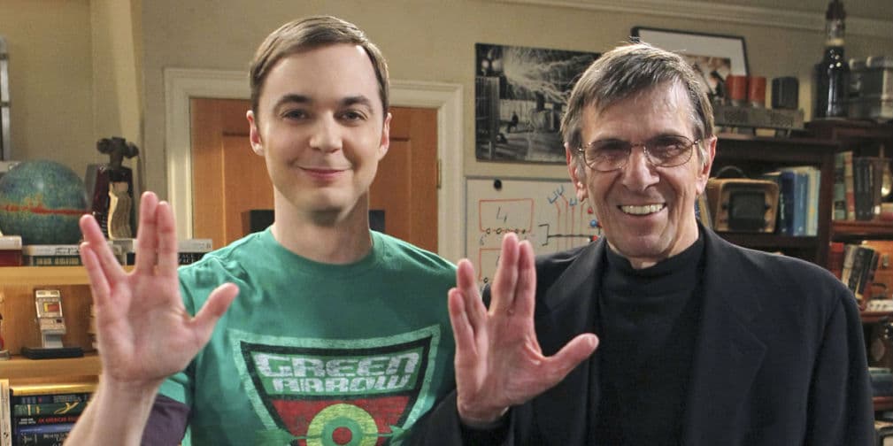 2. Leonard Nimoy: Apareció como sí mismo, el actor que dio vida al famoso Señor Spock.