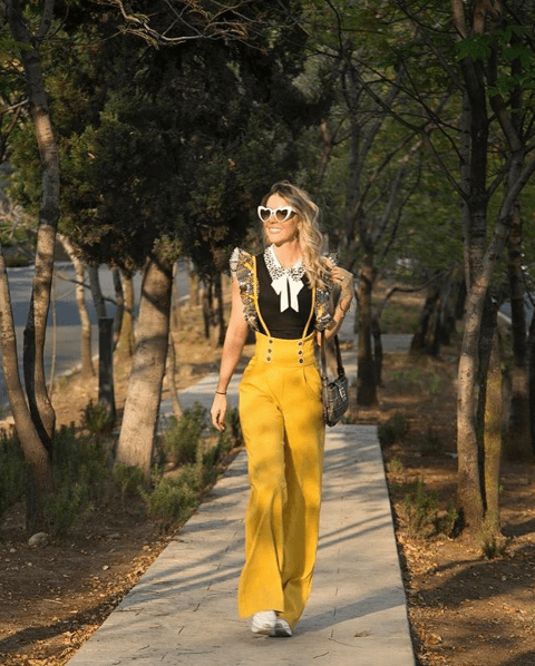 El color favorito de la actriz es el amarillo, por lo que no es raro verla posando con ropa de este color. La verdad se le ve increíble.