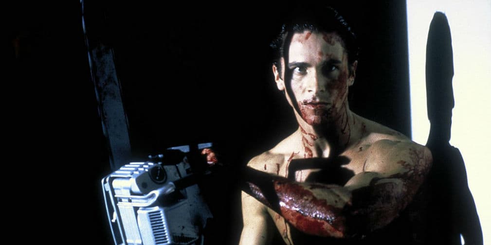 En 2000 protagoniza American Psycho, aterradora cinta donde luce un impactante físico que lo vuelve un sex symbol.