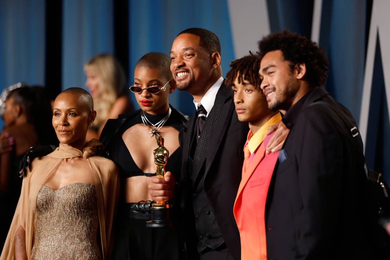Will Smith en compañía de su familia en los Premios Oscar 2022.