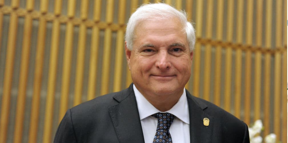 10. Ricardo Martinelli: Actual presidente de Panamá, este hombre decidió cobrar como sueldo solamente un dólar por su labor.