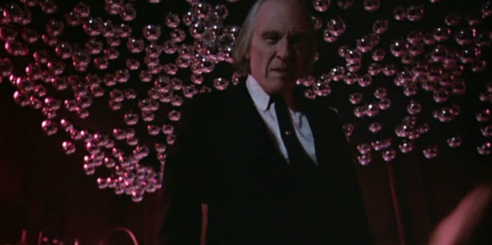 14. Tall Man: En Phantasm (1979), un empresario convierte a los difuntos en un pequeño ejército para sus oscuros fines.