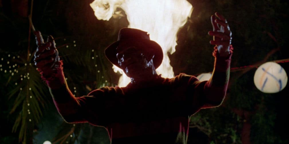 A Nightmare on Elm Street 2 (1985). Empezamos este top ten de pelis desmadrosamente divertidas con Freddy, quien decide interrumpir una fiesta y el caos se desata.