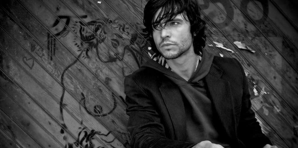 Jason Nathaniel Behr nació el 30 de diciembre de 1973, es un actor estadounidense de cine y televisión.