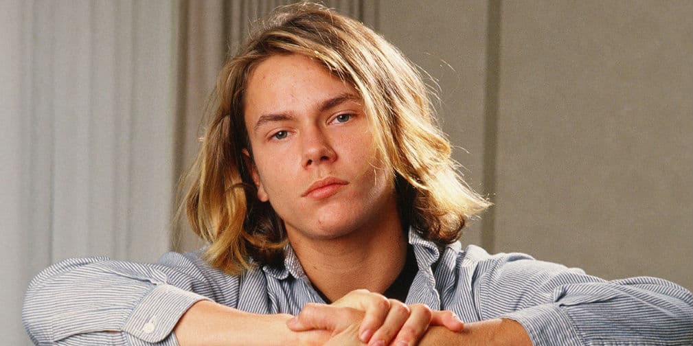 2. River Phoenix (1970, 1993): La madrugada de Halloween de 1993, murió por culpa de una sobredosis de droga.