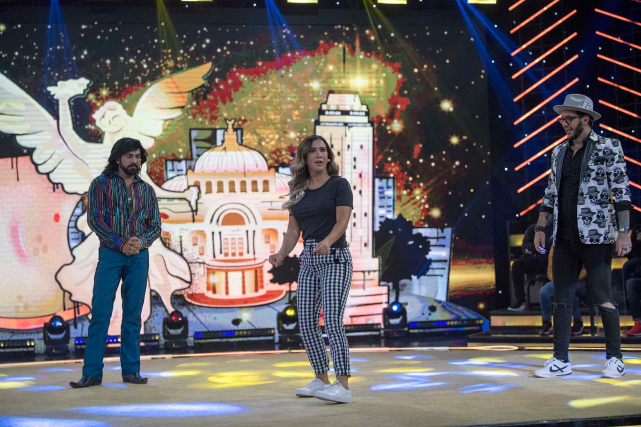 En el primer programa de la séptima temporada de Me Caigo de Risa pasó algo inaudito, pues fue cuando se le rompió el pantalón a Mariazel.