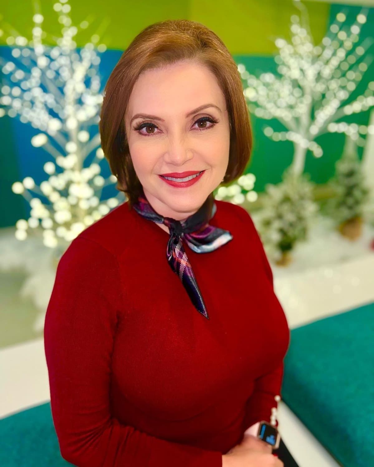 Conductora aparece con nuevo look rapado por conmovedora razón