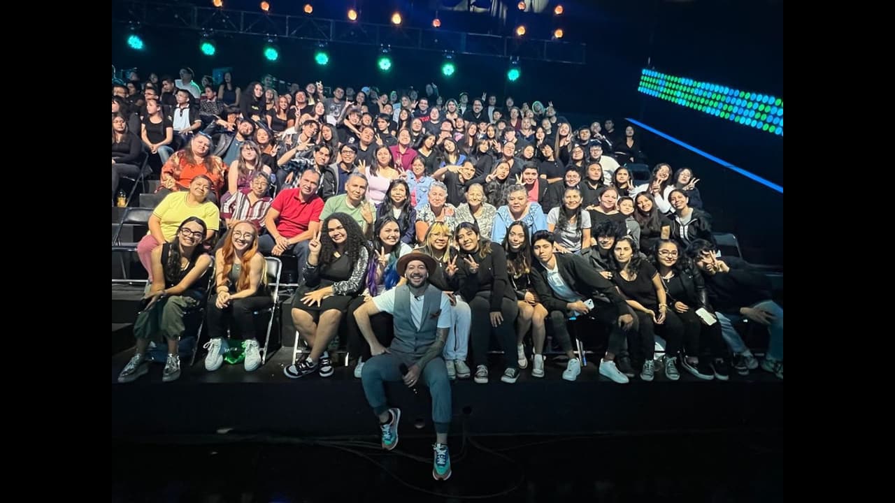 Faisy junto al público en las grabaciones de Me caigo de risa