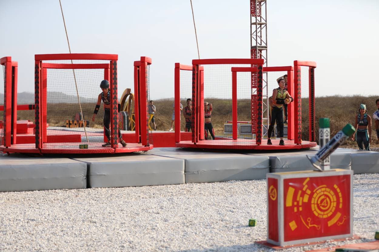Andrea y Esmibal en el reto de eliminación de Reto 4 Elementos.