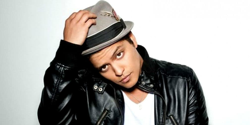2. Bruno Mars: El 8 de octubre cumplió sus 30s porque nació ese día de 1985 en Honolulú, Hawái.