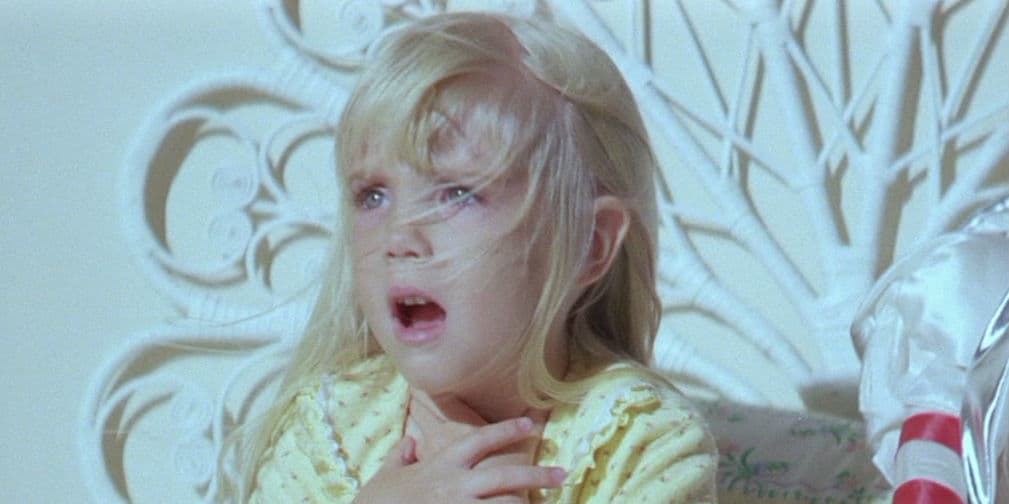 1. Heather ORourke (1975, 1988): La niña de Poltergeist murió a causa de un parásito en su intestino.