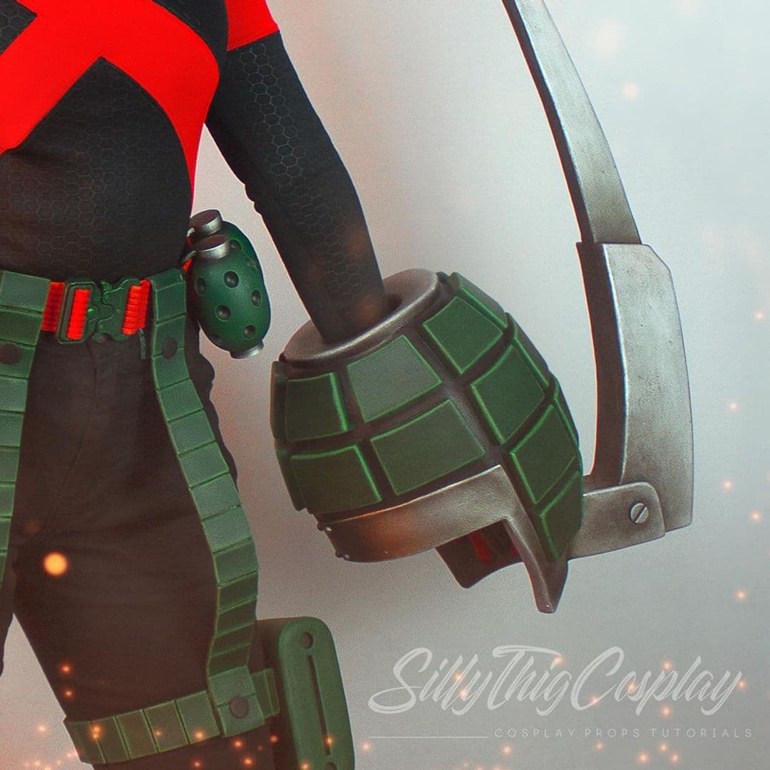 Y no hay que dejar de apreciar en ningún momento la perfección con la que SillyThigCosplay crea y construye sus cosplay, porque parece algo realmente salido de las páginas del manga.