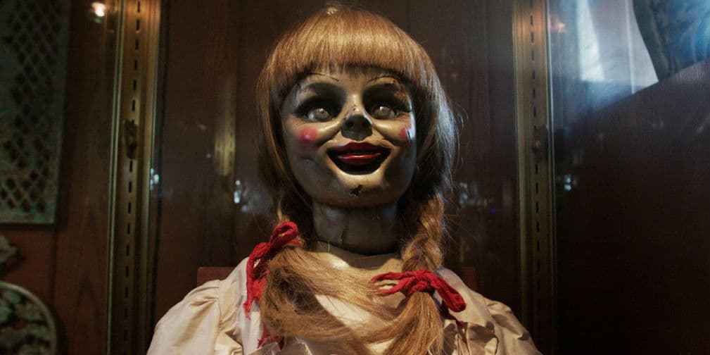 La primera vez que vimos a esta muñequita fue en El Conjuro, ahora ya tiene su película propia en 2014.