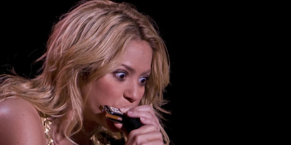 ¿Shakira tiene un video porno? Dicen que aparece en uno con Alejandro Sanz y su ex Antonio de la Rúa.