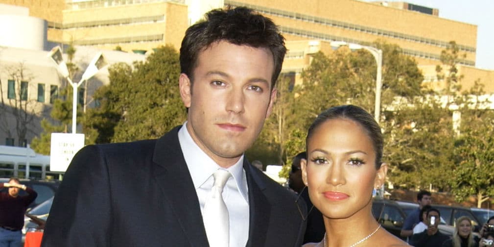 3. Jennifer Lopez y Ben Affleck: J.Lo le regaló a su entonces novio un Bentley que valía 300,000 dólares.