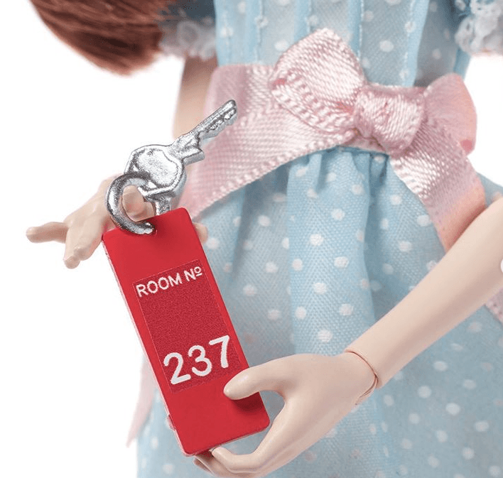 Incluso la llave de la habitación 237, para que te sientas completamente como Danny Torrance.