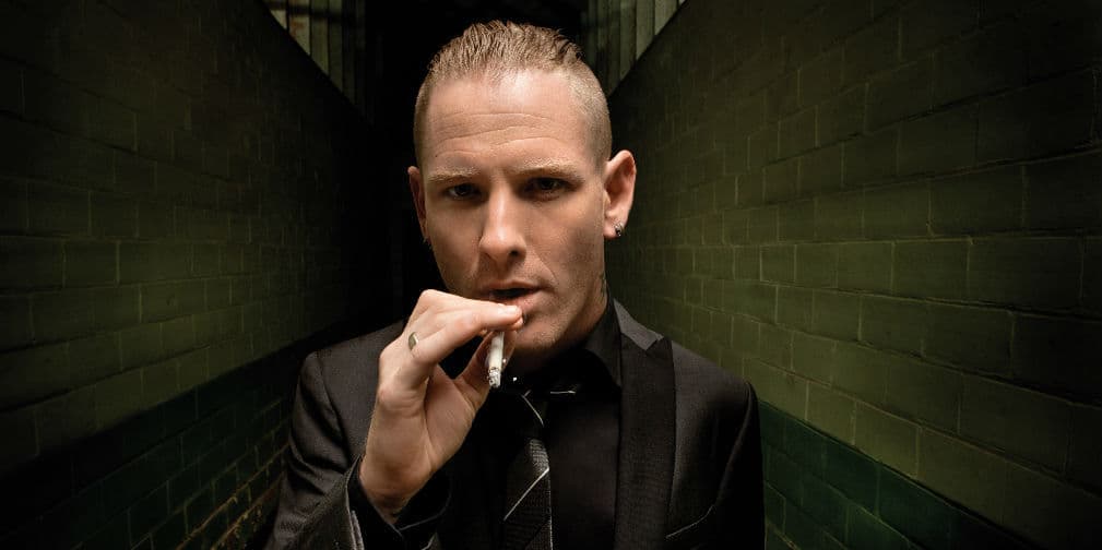 6. Corey Taylor: El vocalista de Slipknot publicó un libro donde narra sus experiencias con fantasmas y seres de otro mundo.