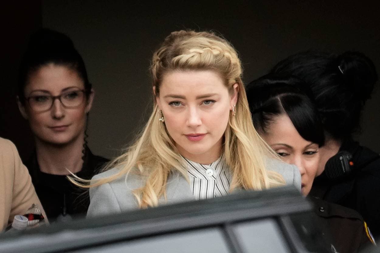 Amber Heard contrademanda a aseguradora por no cubrir juicio con Depp