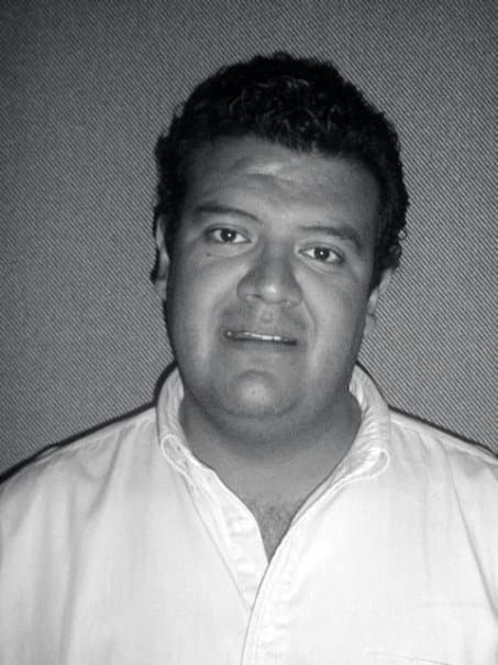 José Carlos Moreno le prestó su voz a Ross durante 6 temporadas, hasta su lamentable fallecimiento. También hizo el doblaje de Barney e Ikki de Fénix en algunas películas de 'Los Caballeros del Zodiaco.