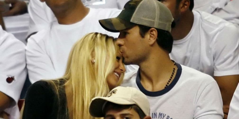 Con la tenista Anna Kournikova lleva más de 13 años de relación, se conocieron en el video de Escape.