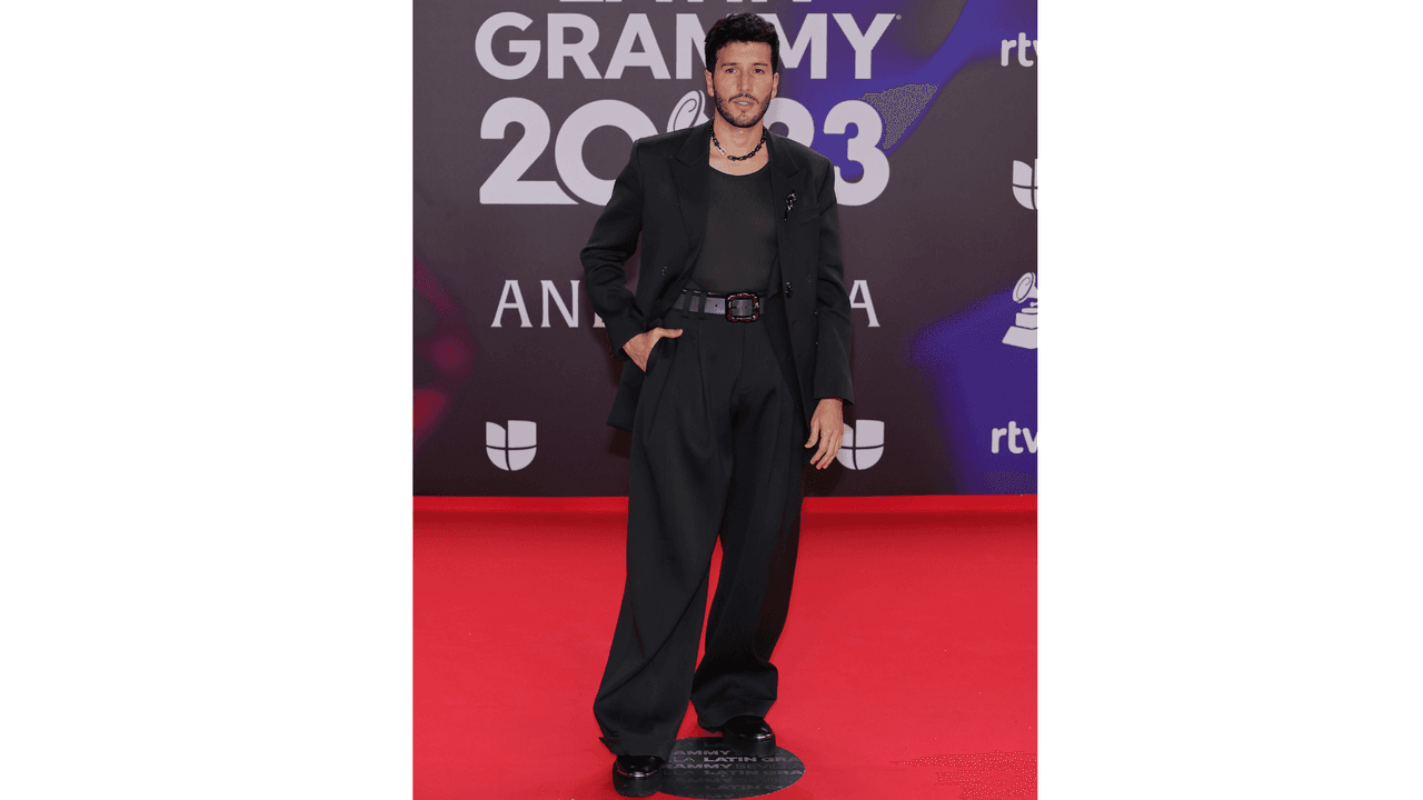 Sebastián Yatra en la alfombra roja de los Latin GRAMMY 2023