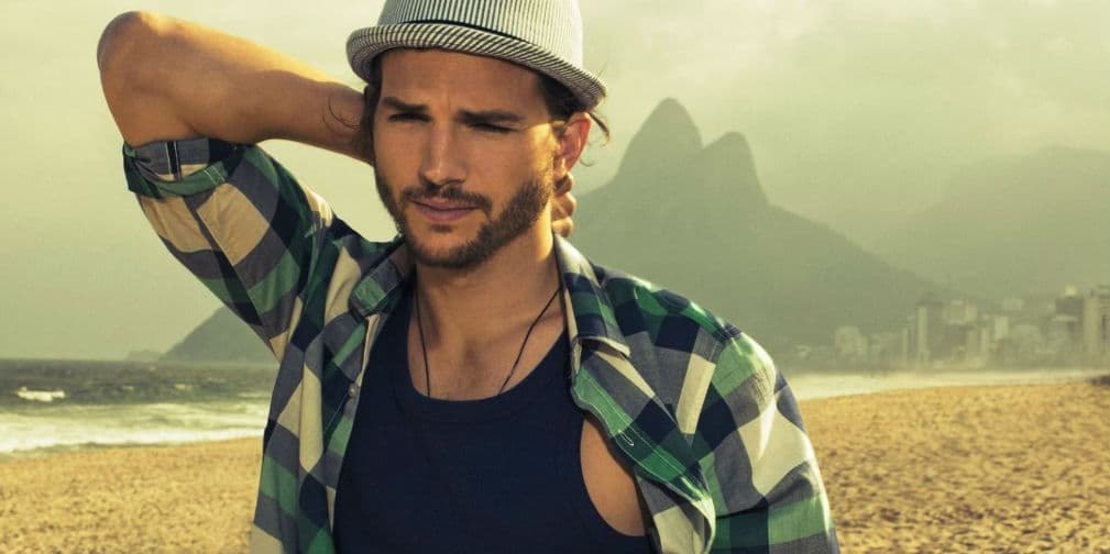 Kutcher reemplazó a Charlie Sheen en la exitosa comedia Two and a Half Men.