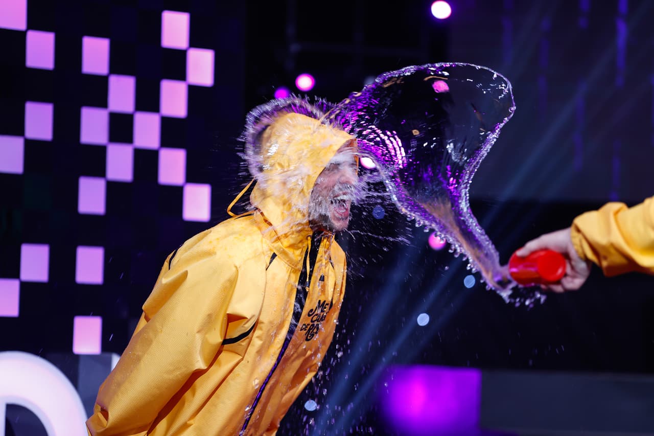 La verdad es que no siempre tenemos fotos de este juego y por eso ahora aprovechamos. Checa la mojada que le dieron a Poncho "El Mollejas" Borbolla.