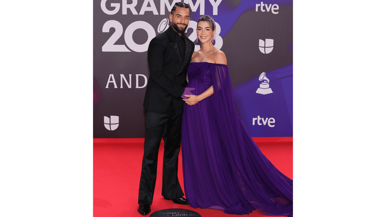 Maluma y Susana Gomez en la alfombra roja de los Latin GRAMMY 2023