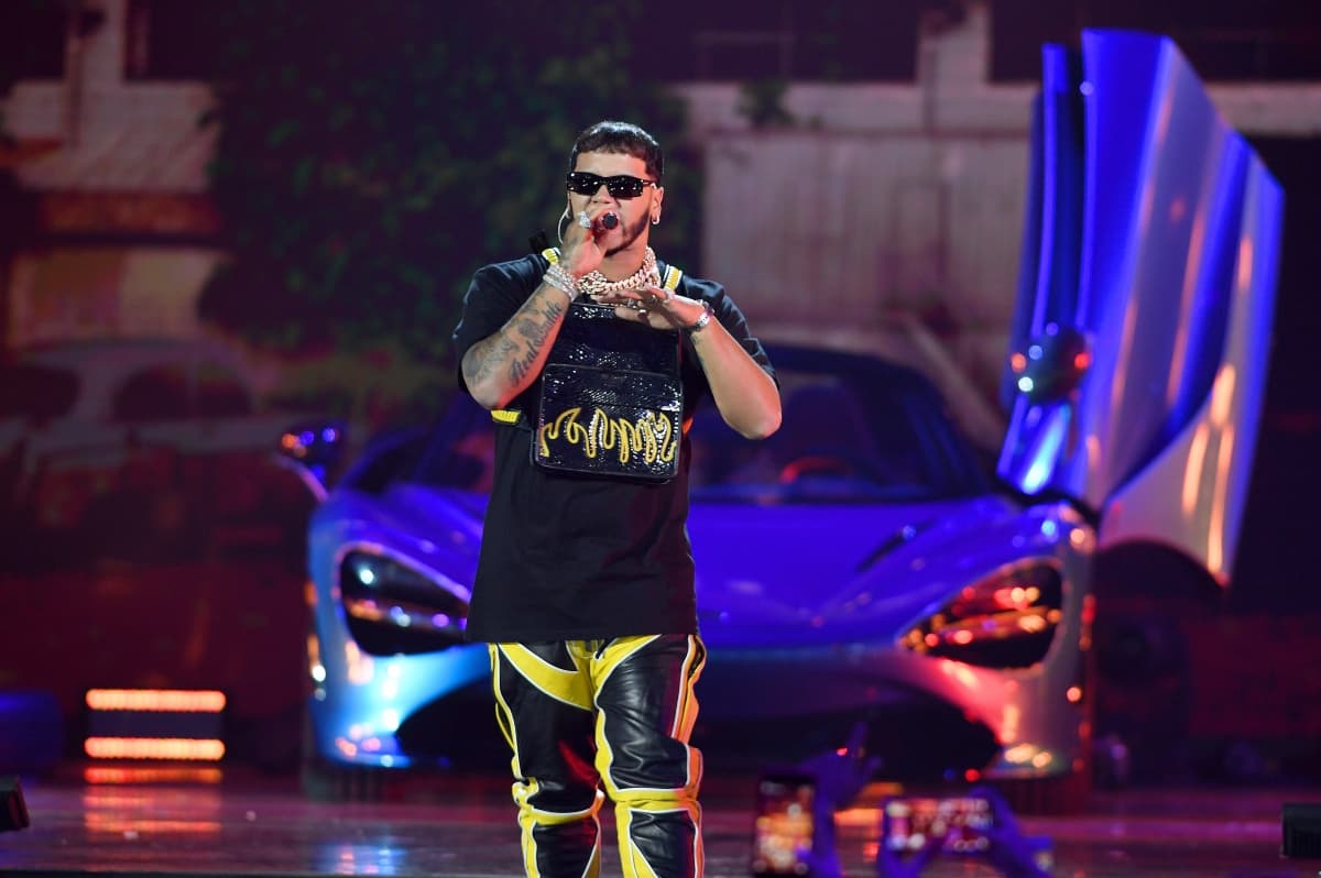 Anuel AA: así es la impresionante colección de autos del rapero