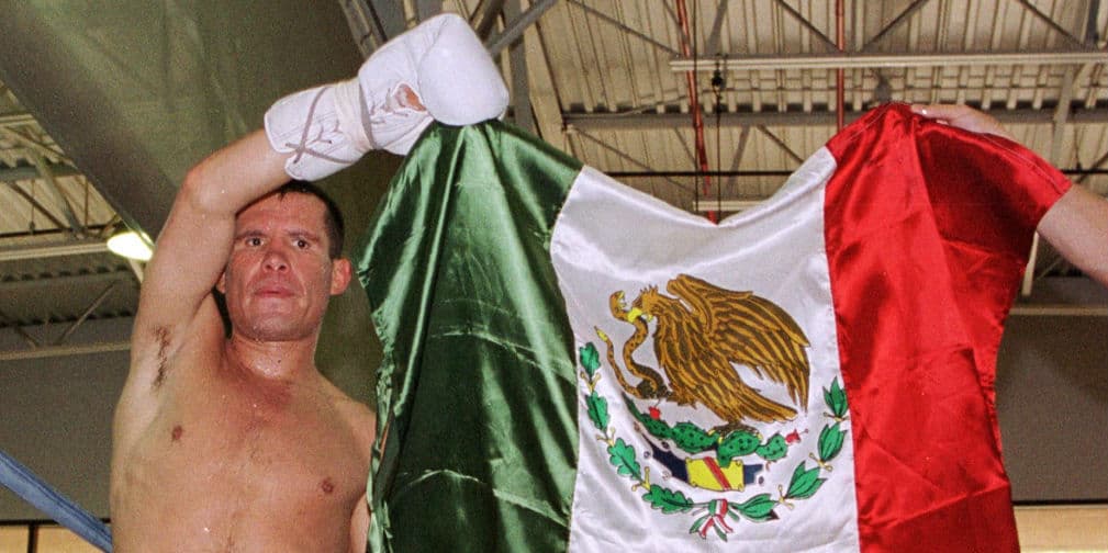 5. Julio César Chávez: Es considerado el mejor boxeador que haya dado México y ganó 5 títulos mundiales en diferentes categorías.