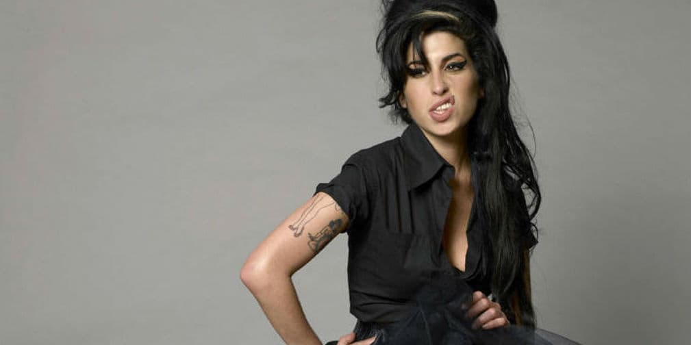 7. Amy Winehouse: Falleció en 2011, pero a los 9 años quiso suicidarse al enterarse que sus padres se divorciarían.