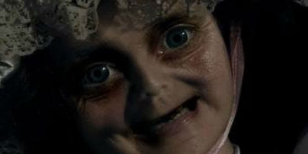 Con esta bella niña despedimos esta galería de las fotos más gruesas de la Deep Web.