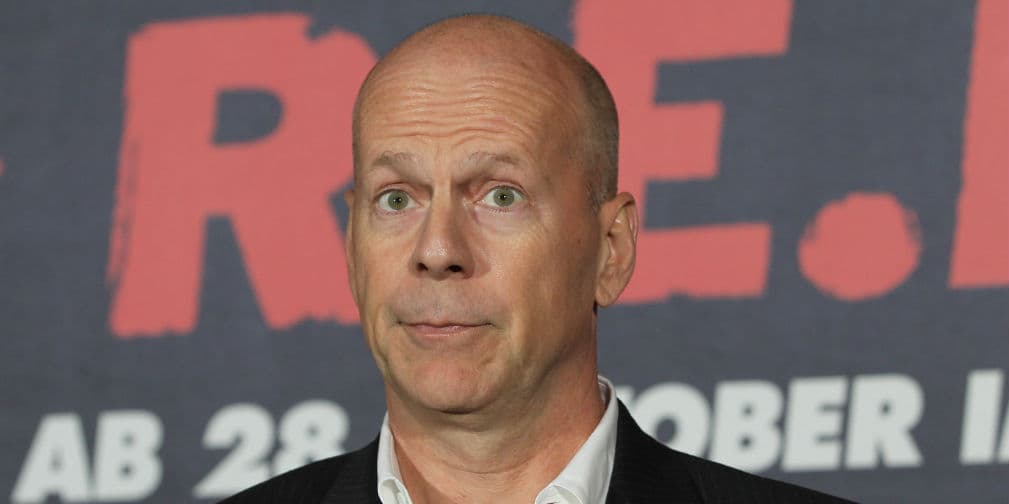 2. Bruce Willis: Un inmenso miembro, más cubierto de pelo que su propia cabeza, aseguró un reportero de chismes.
