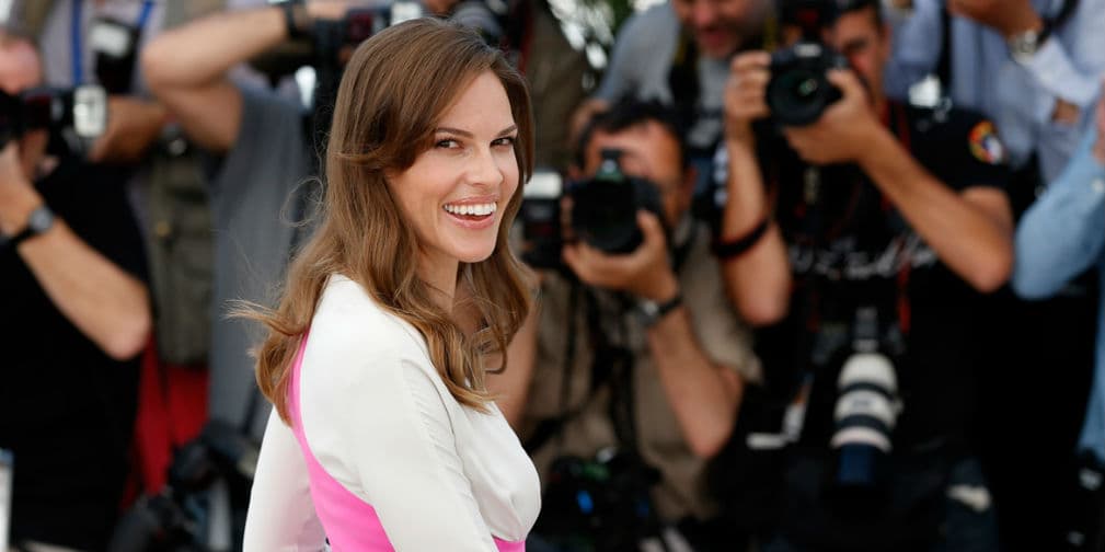 5. Hilary Swank: Esta famosa actriz, ganadora de dos premios Oscar, es fanática de Los Angeles Lakers.