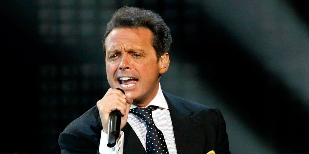 11. Luis Miguel: Lo han matado de sobredosis, de tres balazos en el cuerpo, lo han matado en una operación de cirugía estética, etc.