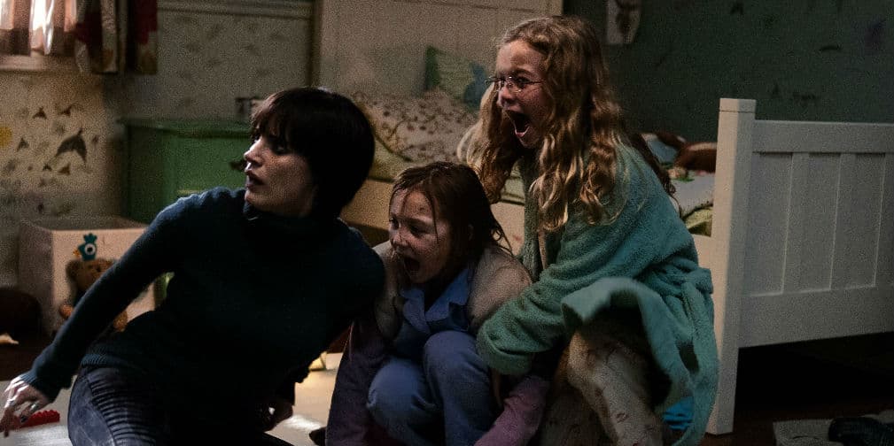 12. Mama: Un espíritu vengativo que no se detendrá ante nada por arrebatarle sus hijas a Jessica Chastain.