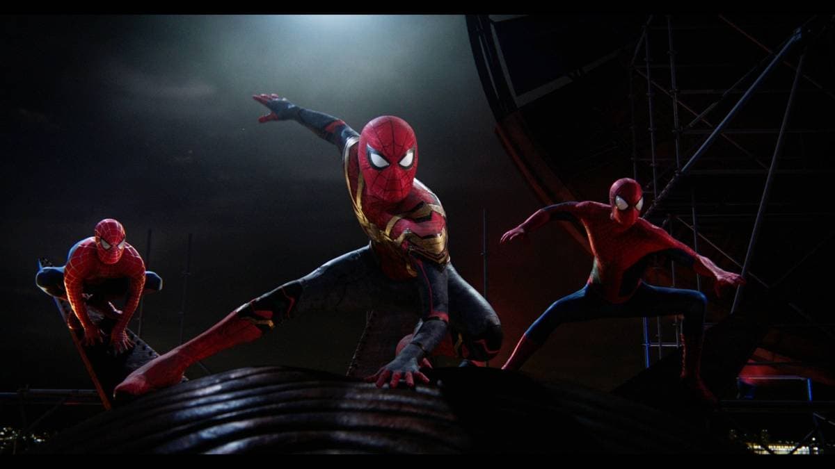 Tobey Maguire, Tom Holland y Andrew Garfield en la película 'Spider-Man: No Way Home'