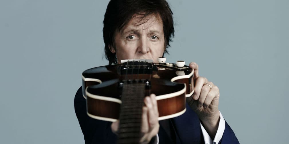 4. Paul McCartney: El ex Beatle cantó en la ceremonia de los Juegos Olímpicos de Londres 2012. El costo de esa presentación fue solamente de una libra..