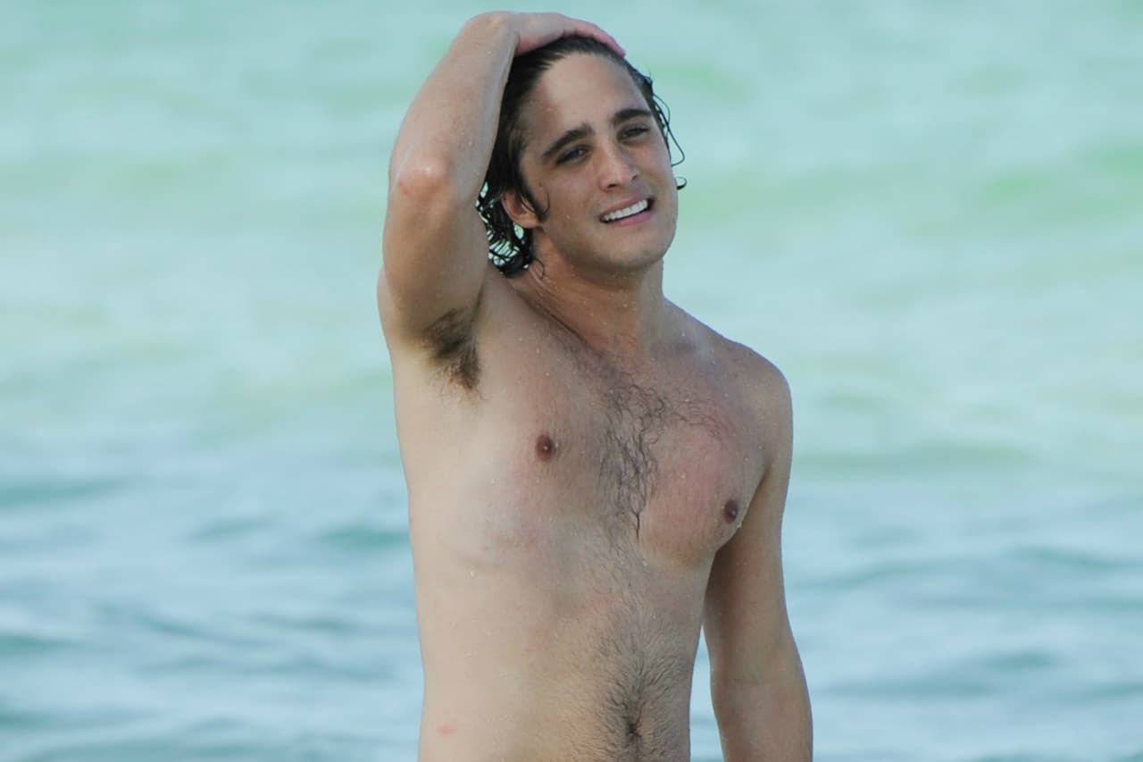 En el mar la vida es más sabrosa, al menos eso parece decir Diego.