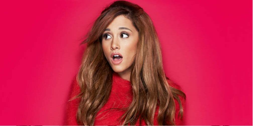 Grande fue galardonada por la Asociación de la industria musical en el 2014 como Artista Revelación del Año.