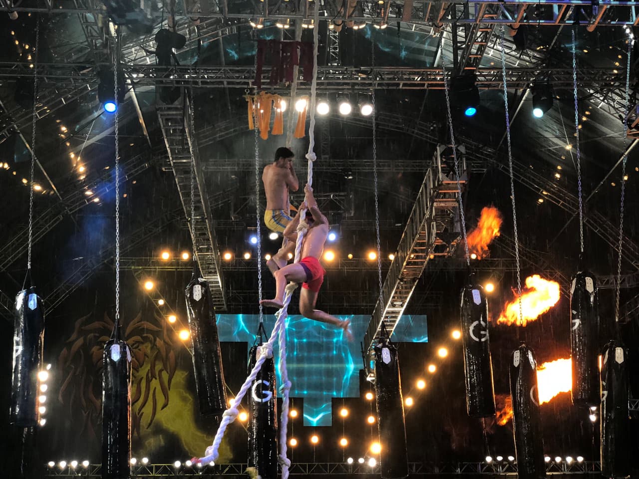 Raquel abrió el marcador contra Paulette en ‘Sacos Colgantes’. Jous perdió contra Montu, quien demostró porqué le dicen “Tarzán Boy”. Dariana perdió su ventaja contra Paola.